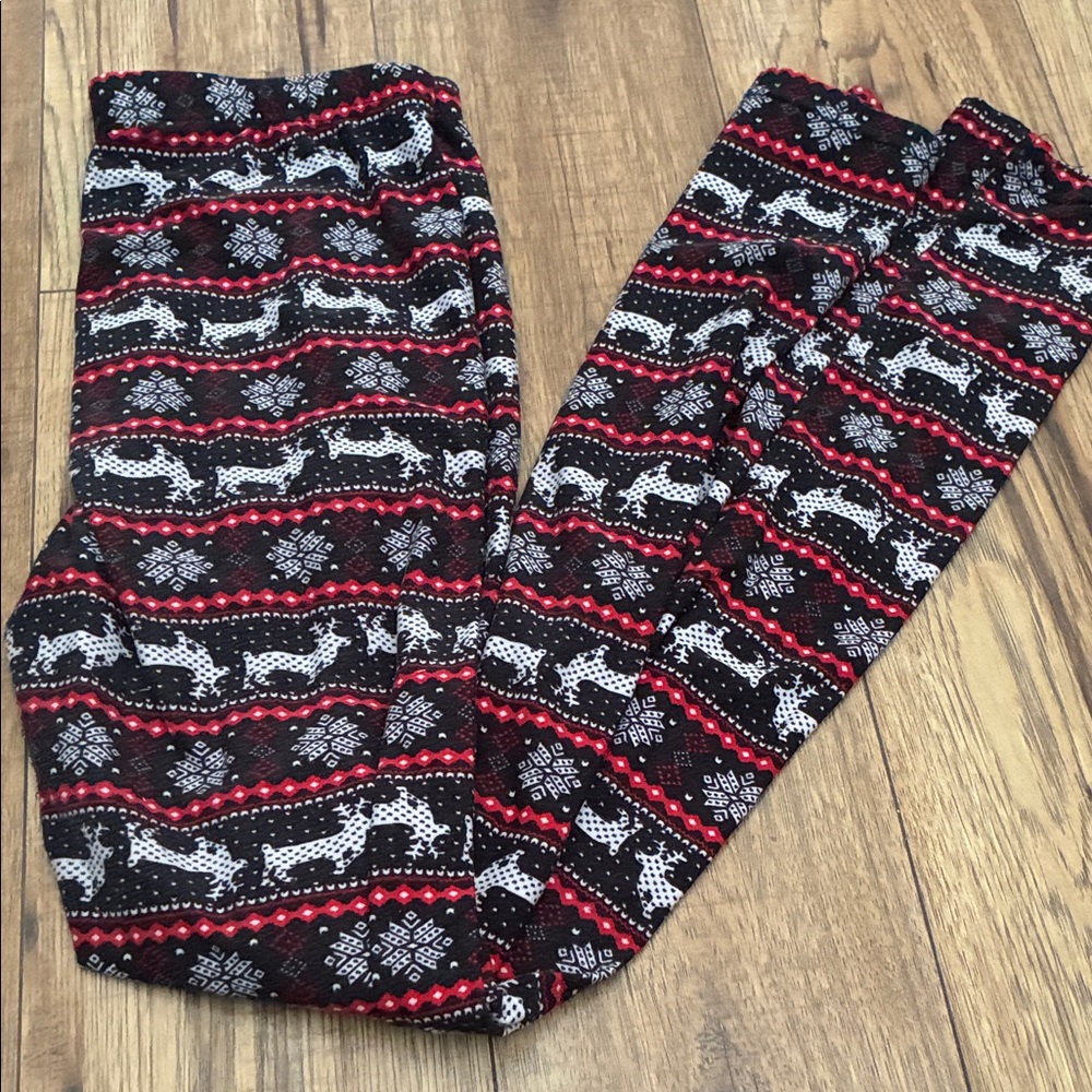 Festive Black and Red Patterned Leggings (Bin A)